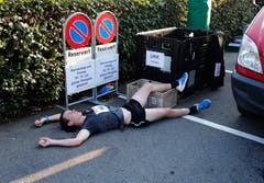 Ein erschöpfter Läufer im Ziel. (Bild: Stefan Kaiser, Oberägeri, 19. Juli 2019)
