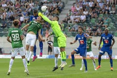 Impressionen vom ersten Spiel der Saison gegen St. Gallen. (Bild: KEYSTONE/Georgios Kefalas, St. Gallen, 20. Juli 2019)
