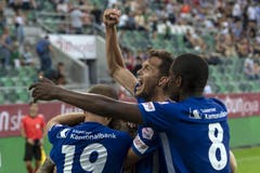 Impressionen vom ersten Spiel der Saison gegen St. Gallen. (Bild: KEYSTONE/Georgios Kefalas, St. Gallen, 20. Juli 2019)