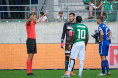 Impressionen vom ersten Spiel der Saison gegen St. Gallen. (Bild: KEYSTONE/Georgios Kefalas, St. Gallen, 20. Juli 2019)