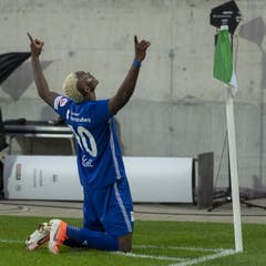 Luzerns Blessing Eleke jubelt nach seinem Elfmetertor. (Bild: KEYSTONE/Georgios Kefalas, St. Gallen, 20. Juli 2019)