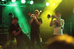 Die Urner Band Aussenseiter trat mit einem Bläsersatz auf. (Bild: Florian Arnold, 20. Juli 2019)