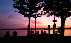 Abendrot am Zugersee. (Bild: Daniel Hegglin, Zug, 22. Juli 2019)