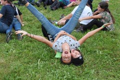 «Muälä» nennen die Mädchen der Meitlipfadi Altdorf ihr meistgespieltes Spiel. Lagerbild: Meitlipfadi Altdorf (Grüningen, 21. Juli 2019)