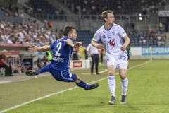 Otar Kakabadze (FC Luzern, links) FC Luzern und Patrik Johannesen (rechts). (Bild: KEYSTONE/Urs Flueeler)