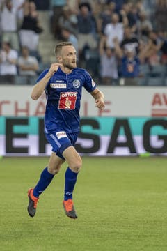 Torschütze Christian Schneuwly bejubelt seinen erlösenden 1:0-Treffer. (Bild: KEYSTONE/Urs Flueeler)
