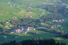 Ein Dorf erwacht. Brülisau im schönsten Morgenlicht. (Bild: Franz Häusler)