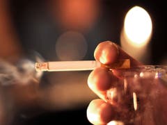 80 Prozent der Raucherinnen und Raucher weltweit leben in Ländern mit niedrigen bis mittleren Einkommen. (Bild: KEYSTONE/AP/FABIAN BIMMER)