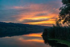 Sonnenuntergang am Baldeggersee. (Bild: Christian Lötscher, Baldegg Hochdorf, 25. Juli 2019)