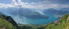 Aussicht vom Fronalpstock auf den Vierwaldstättersee. (Bild: Margrit Naef, 21. Juli 2019)