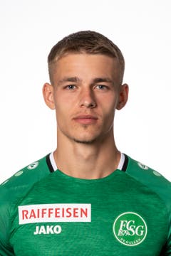 Miro Muheim: Note 5. Der Linksverteidiger sorgt mit seinen Flügelläufen immer wieder für Gefahr. Harmoniert nach vorne gut mit Victor Ruiz, und hält auch in der Defensive mehr als ordentlich dagegen.