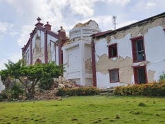 Beschädigte Kirche in Itbayat in der philippinischen Provinz Batanes nach dem Erdbeben vom Samstag. (Bild: KEYSTONE/EPA DOMINIC DE SAGON ASA/DOMINIC DE SAGON ASA HANDOUT)