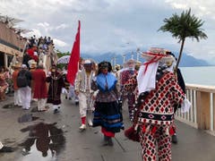 Am Zentralschweizer Tag an der Fête des Vignerons nahmen auch Nüssler aus Schwyz teil. (Bild: Zentralschweizer Regierungskonferenz)
