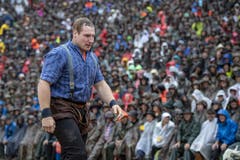 Joel Wicki während dem 1. Gang. Er siegt gegen den Berner Bernhard Kämpf (Bild: Urs Flüeler / Keystone, 28. Juli 2019)