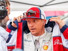 Kimi Räikkönen (Bild) und Antonio Giovinazzi wurden von den Stewards nachträglich bestraft (Bild: KEYSTONE/EPA/SRDJAN SUKI)