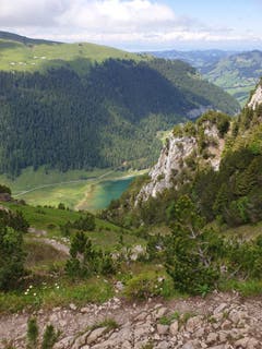 Der Abstieg von der Stauberen zum Sämtisersee ist einer der steilsten Abschnitte der Strecke.