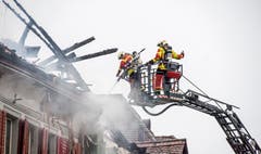 Steckborn TG - Beim Grossbrand in der Altstadt von Steckborn vom 21. Dezember 2015 wurden sechs Gebäude zerstört. Die Feuerwehren von Steckborn, Frauenfeld, Kreuzlingen und Weinfelden waren vor Ort.