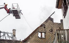 Steckborn TG - Beim Grossbrand in der Altstadt von Steckborn vom 21. Dezember 2015 wurden sechs Gebäude zerstört. Die Feuerwehren von Steckborn, Frauenfeld, Kreuzlingen und Weinfelden waren vor Ort.