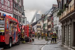 Steckborn TG - Beim Grossbrand in der Altstadt von Steckborn vom 21. Dezember 2015 wurden sechs Gebäude zerstört. Die Feuerwehren von Steckborn, Frauenfeld, Kreuzlingen und Weinfelden waren vor Ort.