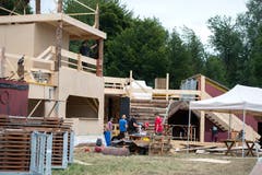 Impressionen der Aufbauarbeiten des Waldstock Open Air Spektakels. (Bild: Maria Schmid, Steinhausen, 26. Juli 2019)