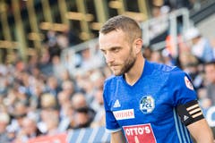 Trug die Captainbinde für den verletzten Claudio Lustenberger: Christian Schneuwly. (Bild: Urs Flüeler / Keystone, Luzern, 30. September 2018)
