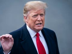 «Dear Mr. President»: US-Präsident Donald Trump hat zum Nationalfeiertag gratuliert. (Bild: KEYSTONE/EPA/JIM LO SCALZO)