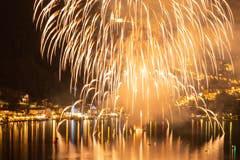 Das Feuerwerk über Flüelen. (Bild: Valentin Luthiger, Seelisberg, 31. Juli 2019)
