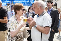 Ueli Maurer stosst an. (Bild: Alexandra Wey/Keystone, Schwyz, 4. Juli 2019)