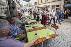 Die Bundesrat-Delegation auf dem Weg zum Lehnplatz. (Bild: Urs Flüeler/Keystone, Altdorf, 4 Juli 2019)