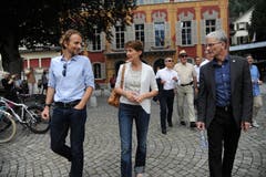 Finanzdirektor Urs Janett im Gespräch mit Simonetta Sommaruga und dem Altdorfer Gemeindepräsidenten Urs Kälin. (Bild: Urs Hanhart, 4. Juli 2019)