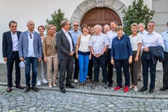 Der Bundesrat ist mit zahlreichen Begleitern unterwegs. (Bild: Christian H. Hildebrand, Stans, 5. Juli 2019)