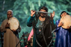 Auftritt des ägyptischen Mazaher Ensemble.