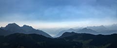 Blick vom Schimbrig Richtung Vierwaldstättersee und Pilatus. (Bild: Stefan Dubach, 30. Juni 2019)