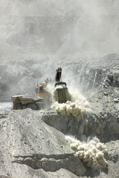 Chile 2011: In der trockensten Wüste der Welt gab es seit Jahren keine nennenswerten Niederschläge, weshalb die Staubentwicklung in den Minen enorm ist. (Bild: Kari Feierabend)