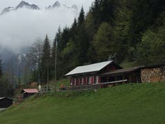 Liegt bereits auf Nidwaldner Boden: Die Schönenboden-Hütte der Alpenfreunde Hergiswil. (Bild: Robert Knobel, 7. Juli 2019)