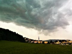 Gewitterwolken über Malters. (Bild: Urs Gutfleisch, Malters, 6. Juli 2019)