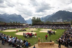 Ein Blick in die Arena des 113. Innerschweizer Schwing- und Älplerfestes in Flüelen. (KEYSTONE/Alexandra Wey)