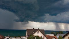 Unheimliche Wetterfront über dem Bodensee. (Bild: Jeannette Gabathuler)