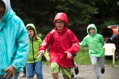 Die Pfadi Malters verbringt eine Woche im Lagerhaus Schanze in Wassen. Dabei kommen die Kinder beim Schwarzen Peter oder dem Schrei-Spiel ganz auf ihre Kosten. (Bild: Dominik Wunderli, Wassen, 8. Juli 2019)