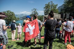 Viele Schaulustige zog es heute auf das Rütli. (Bild: Nadia Schärli, Rütli, 1. August 2019)