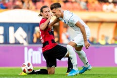 Liridon Berisha (Kriens, links) gegen Andi Zeqiri (Lausanne). (Bild: Pascal Muller / Freshfocus, Lausanne, 10. August 2019)