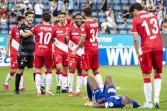 Die Spieler des FC Thun freuen sich über den Sieg. (Bild: Alexandra Wey/Keystone, Luzern, 11. August 2019)