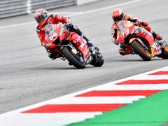 Andrea Dovizioso (links) und Marc Marc Marquez schenkten sich nichts (Bild: KEYSTONE/AP/KERSTIN JOENSSON)