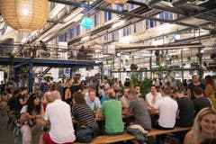 Gut gefüllter Sitzbereich am Eröffnungstag 11. August 2019. (Bilder: freiruum.ch)