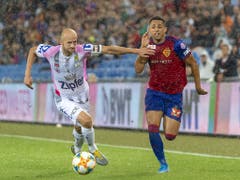 Wieder sind heftige Duelle zu erwarten, wie hier zwischen Gernot Trauner und Noah Okafor (Bild: KEYSTONE/GEORGIOS KEFALAS)