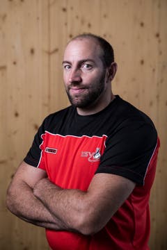 Ersatzschwinger: Markus EffingerGeburtsdatum: 22. 4. 1984Wohnort: AlpthalBeruf: MaurerGrösse/Gewicht: 183 cm/95 kgAnzahl Kränze: 5/1