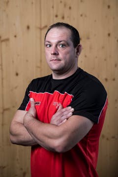 Roland KälinGeburtsdatum: 14. 4. 1987Wohnort: Schönenberg ZH Beruf: BaumaschinenmechanikerGrösse/Gewicht: 178 cm/98 kg Anzahl Kränze: 13/1