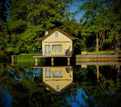 Haus am See...... (Bild: Stepahn Lendi)