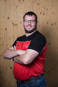Andi Imhof Geburtsdatum: 22. 11. 1984Wohnort: Attinghausen Beruf: Metallbaukonstrukteur Grösse/Gewicht: 190 cm/122 kg Anzahl Kränze: 73/5