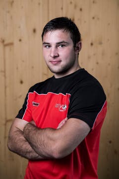 Ueli Hegner Geburtsdatum: 22. 9. 1999Wohnort: Siebnen Beruf: Metzger Grösse/Gewicht: 185 cm/85 kg Anzahl Kränze: 3/2